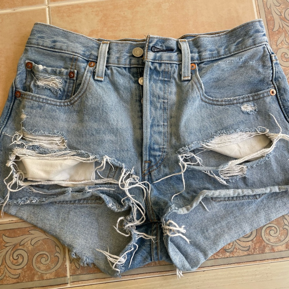 Levi High Waisted Shorts, Size 26W